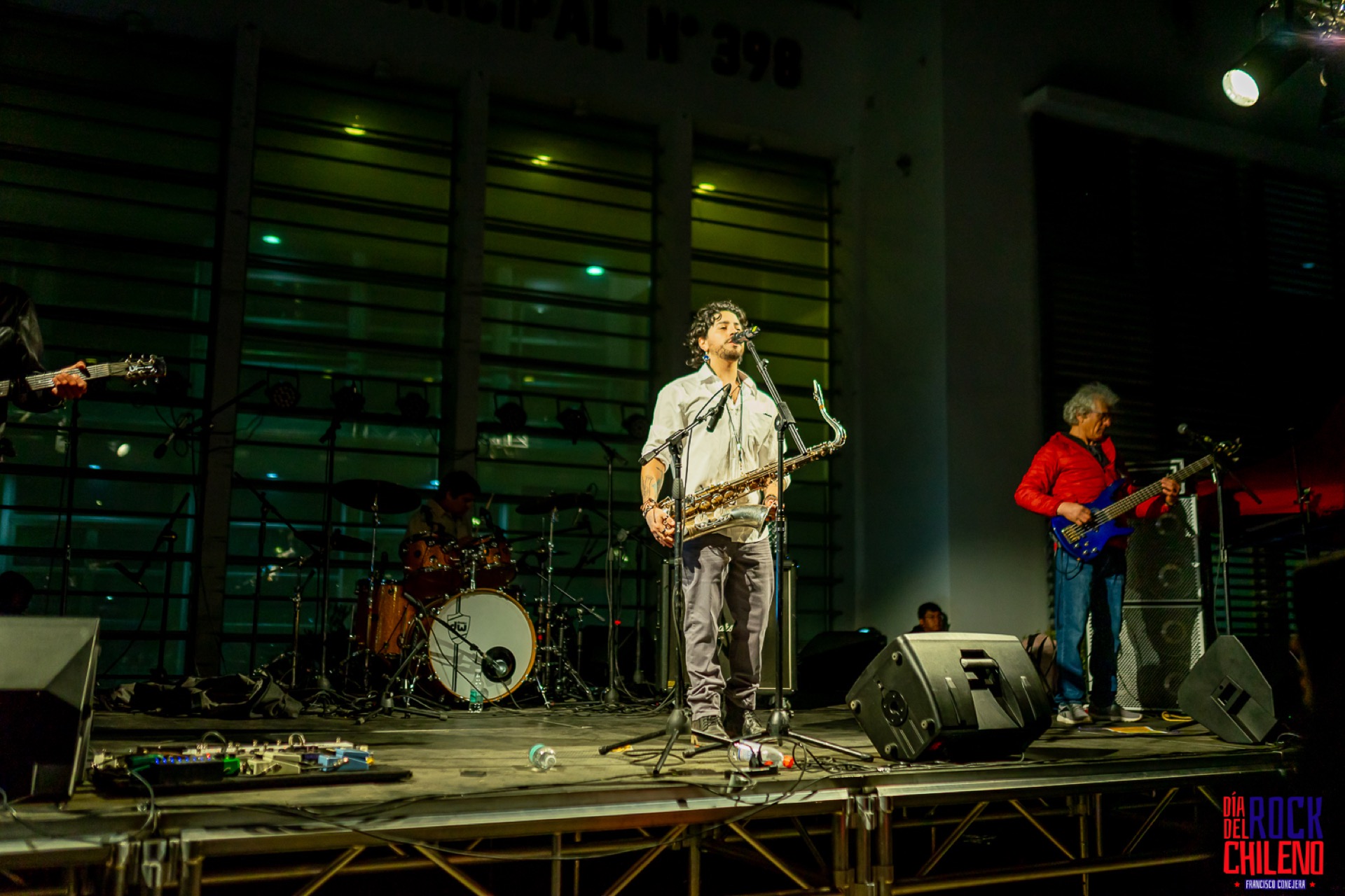 En escenario del Día del Rock Chileno