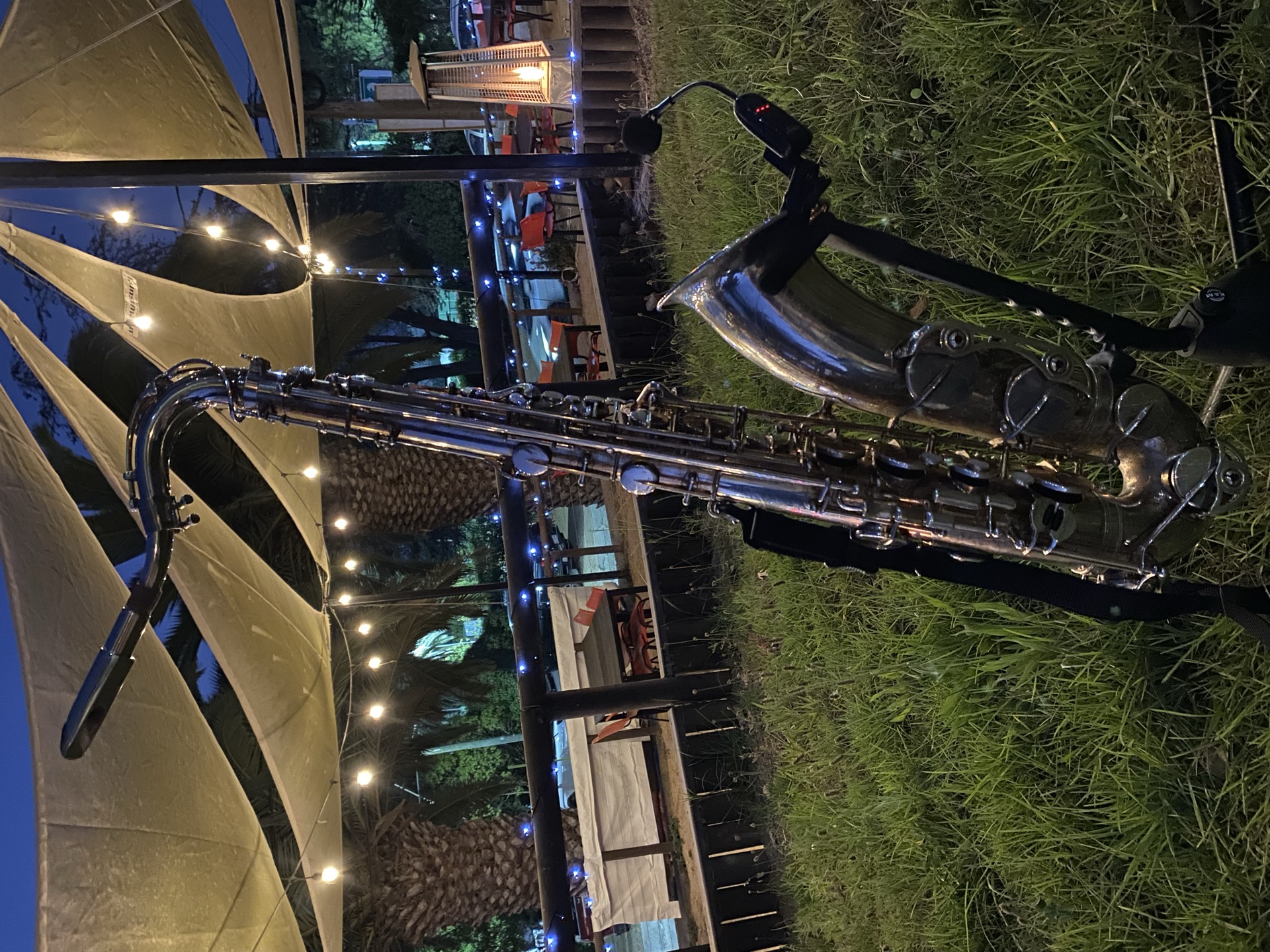 Saxofón en evento al aire libre